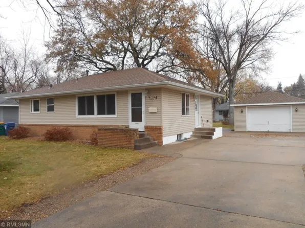 3812 Commodore Dr, Brooklyn Center, MN 55429