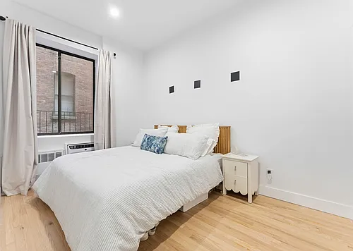 310 W 80th St #3E Photo 1