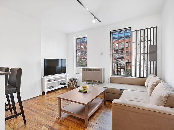3rd image of 949 Columbus Ave