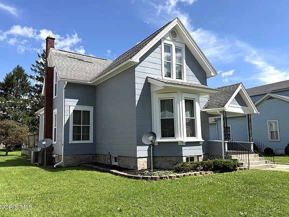 3rd image of 332 W Johnson St