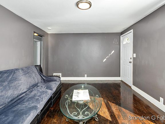4th image of 3117 Waterford Ave NE
