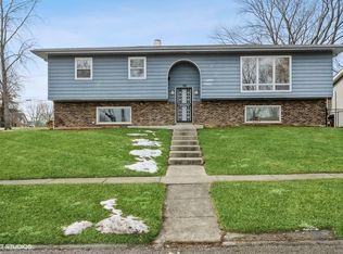 86 Bunkerhill Ave, South Elgin, IL 60177