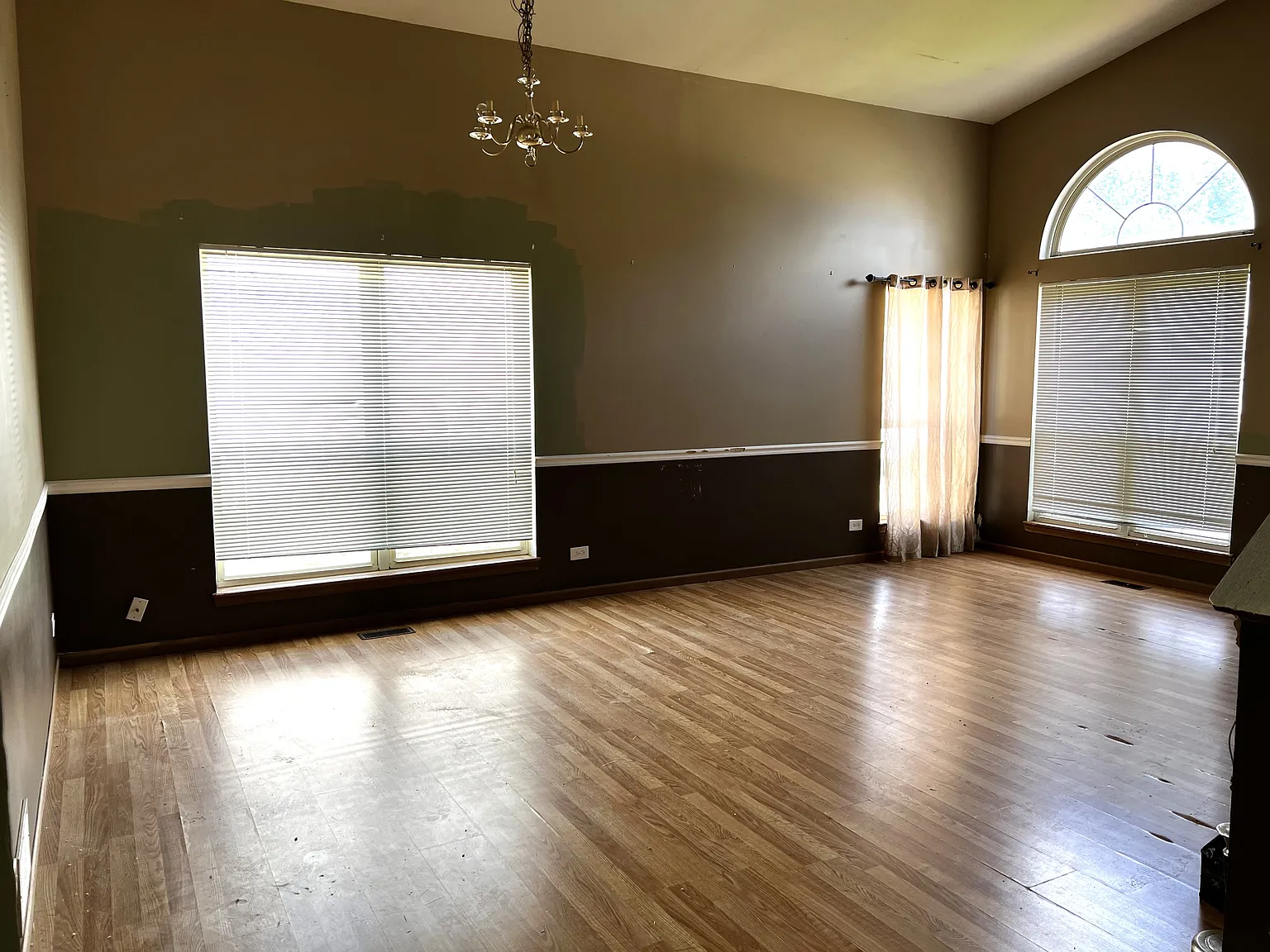 5 bed, 3.5 bath, 3100 sqft, $3,600 — Photo 3