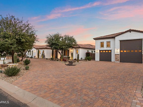 3rd image of 7749 W ARTEMISA Avenue