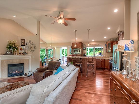 4th image of 12625 Marine Dr