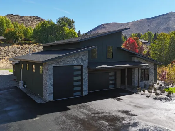 246 Mariposa Rd, Hailey, ID 83333