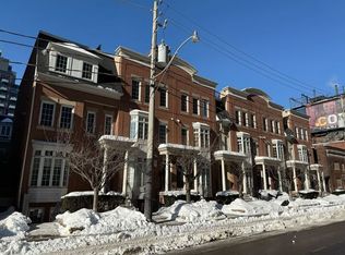 4 A Portland St Unit B, Toronto, ON M5V 3N6