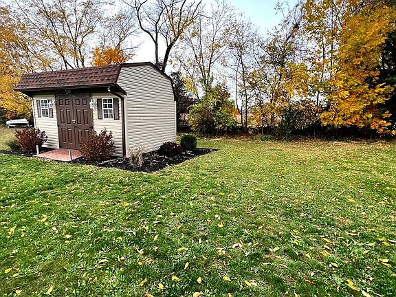 4th image of 63 Maizefield Dr