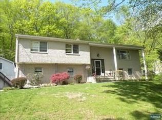 1177 High Mountain Rd, North Haledon, NJ 07508