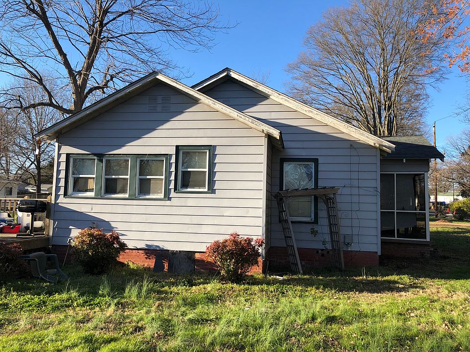 2nd image of 392 Faith Dr SW