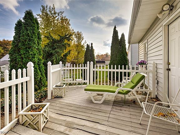 3rd image of 7443 Sugartree Dr