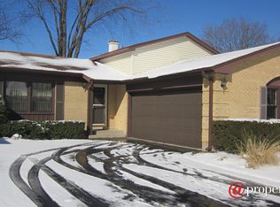 594 Patton Dr, Buffalo Grove, IL 60089