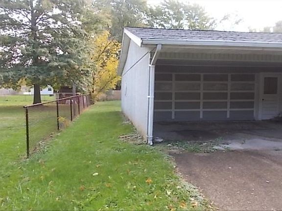 3rd image of 12451 National Dr