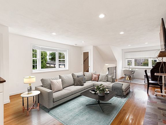 4th image of 584 Revere St #8