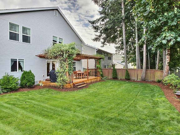 4th image of 1767 Jensen Ave