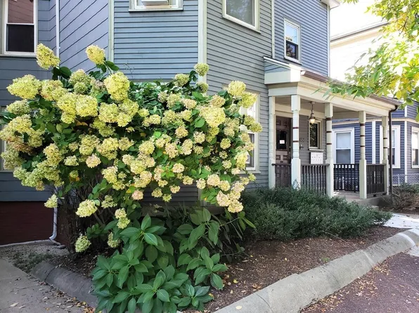 456 Medford St APT 4, Somerville, MA 02145