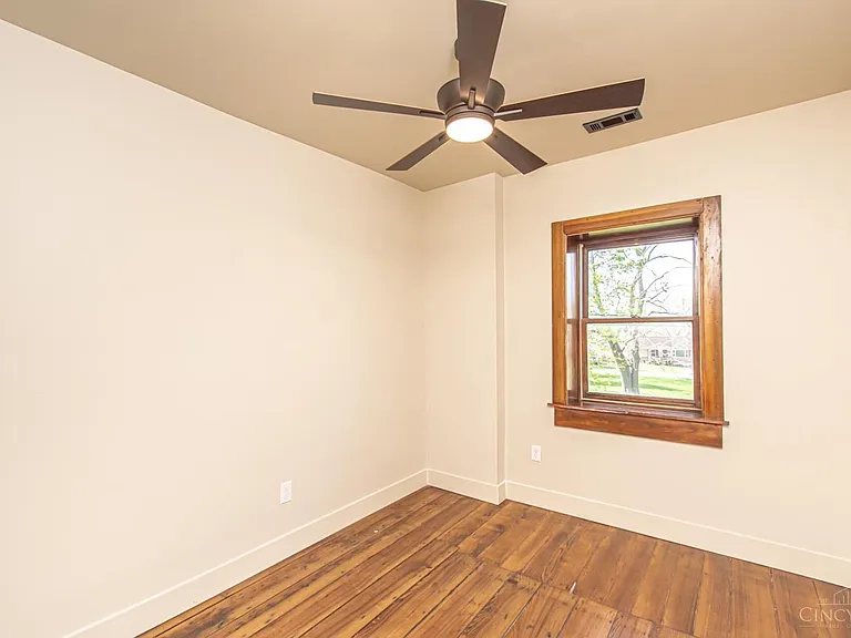 117 Montgomery Ave — Photo 43