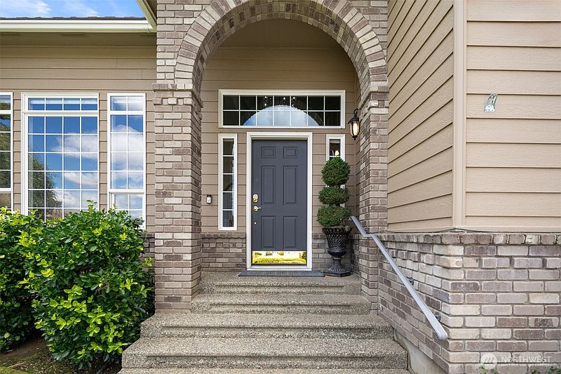 3rd image of 2021 Broadhurst Place