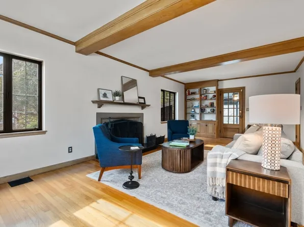 100 Larchmont Rd, Melrose, MA 02176