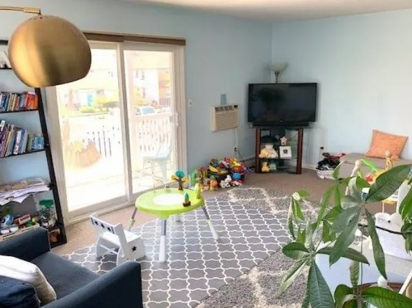 (undisclosed Address), Long Beach, NY 11561