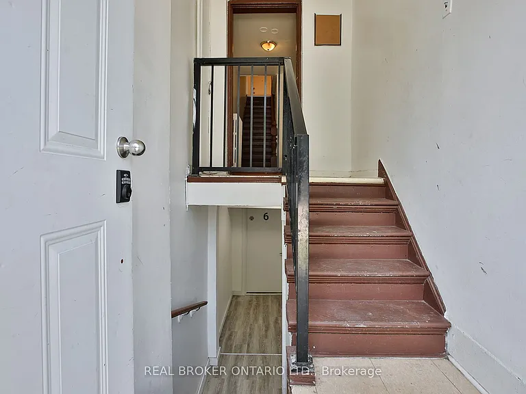 252 6th St #6 — Photo 15