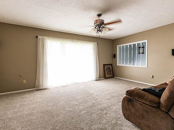 3rd image of 8997 Northgate Dr