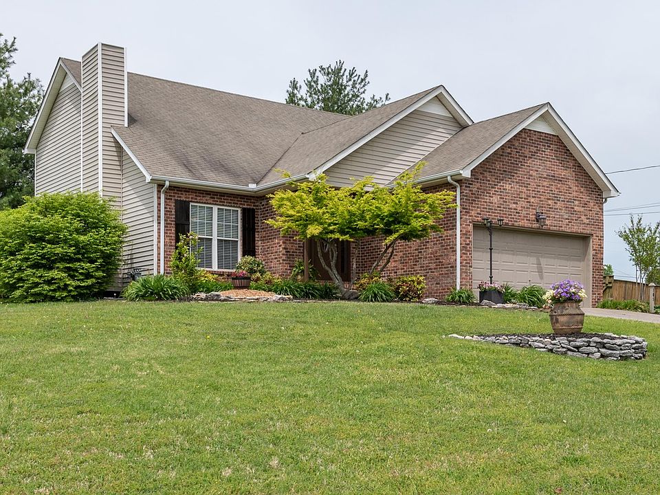 1st image of 101 Hedge Ct