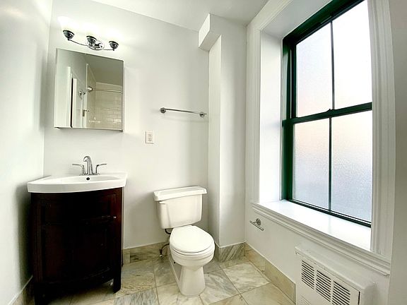 5th image of 520 E 79th St APT 1C