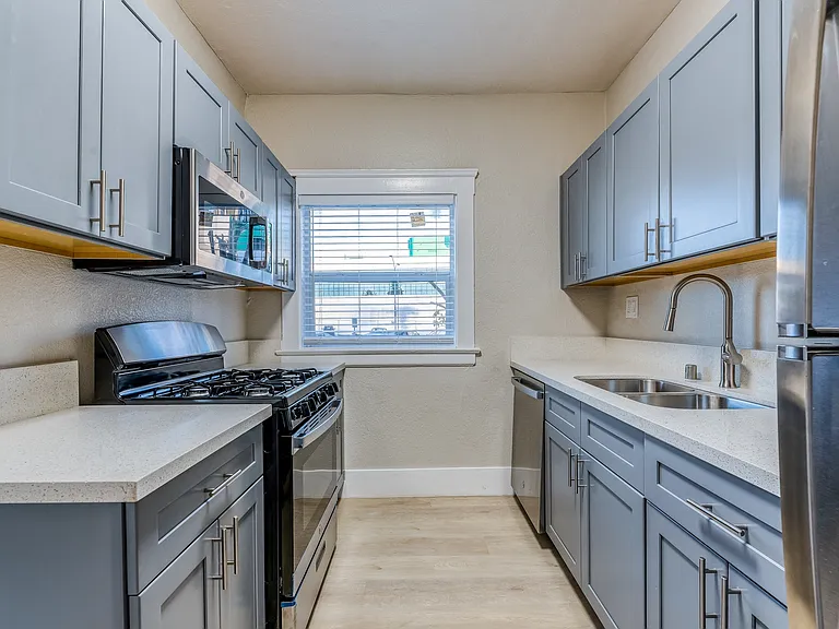 City View Apartments — Photo 13