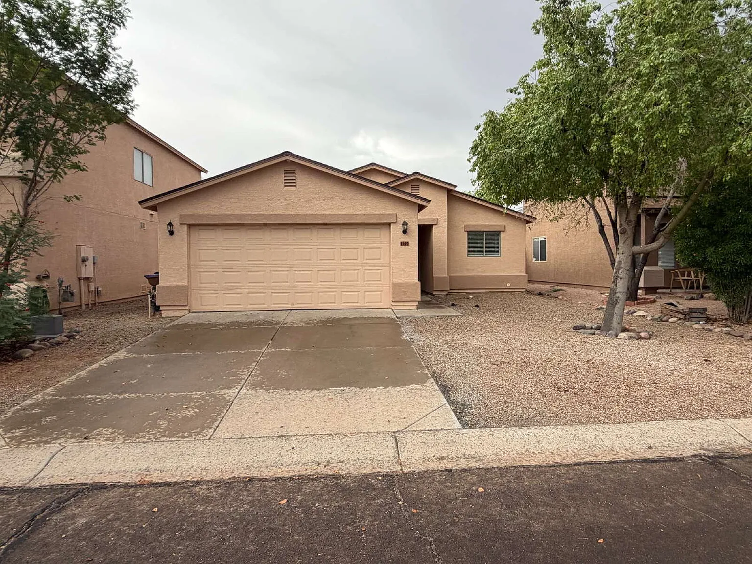 3 bed, 2.0 bath, 1267 sqft, $1,695 — Photo 2