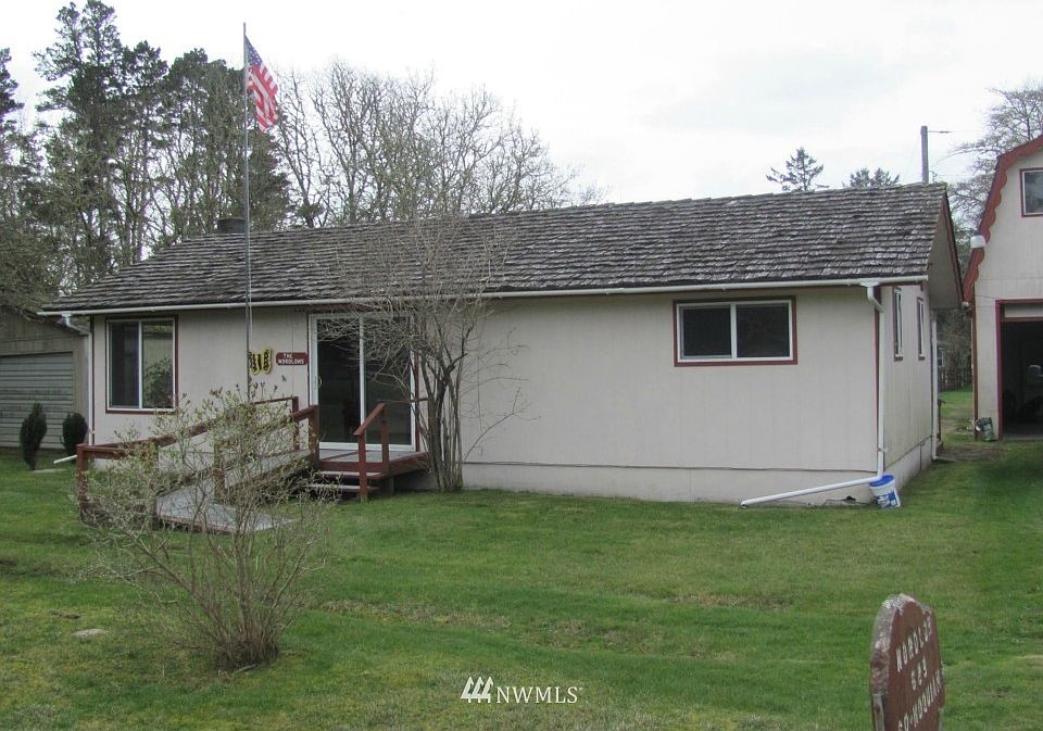 1st image of 689 S Hoquiam Street