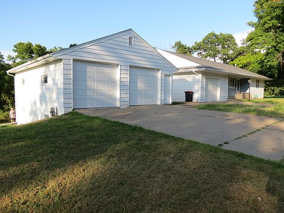 Detached Garage w/basement