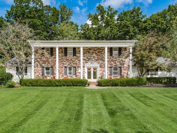 8972 Charington Ct, Pickerington, OH 43147