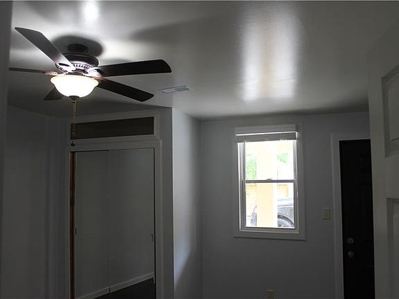 4th image of 511 W Girard Ave