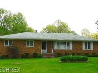 6595 Crossview Rd, Seven Hills, OH 44131
