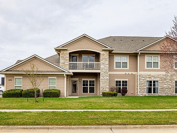 2nd image of 2406 NE Oak Dr Unit 3