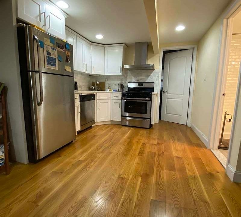 1st image of 706 Hancock St #1P