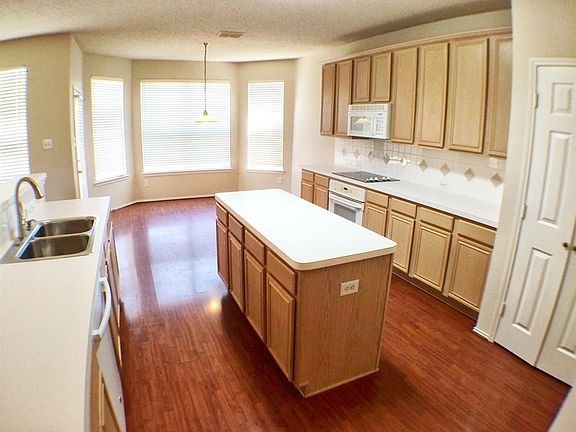5th image of 9608 Shelby Pl