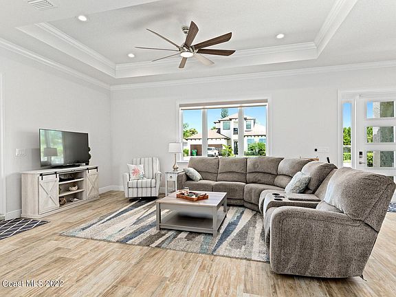 2nd image of 110 Enclave Ave