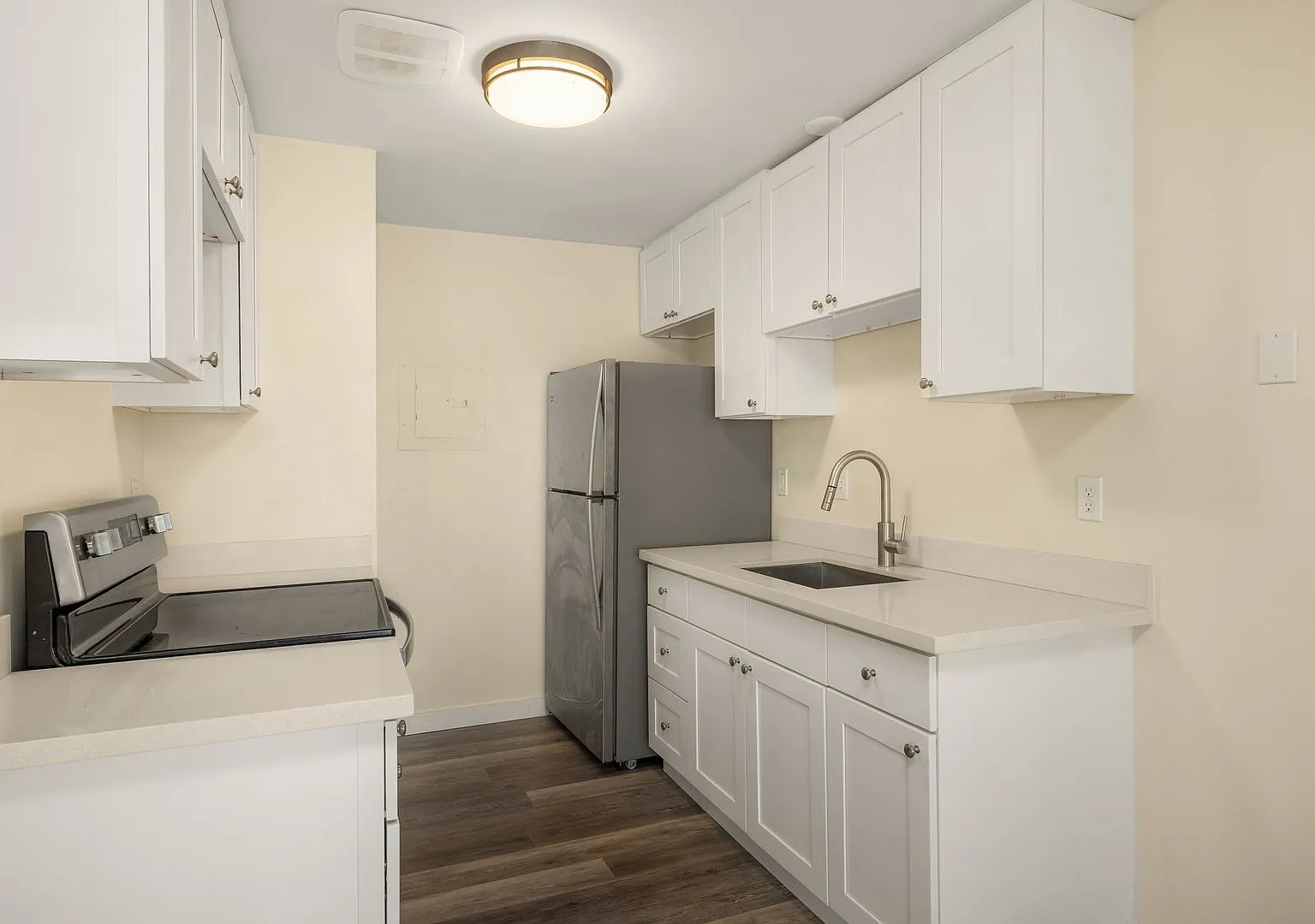 Olympic View Apartments — Photo 2