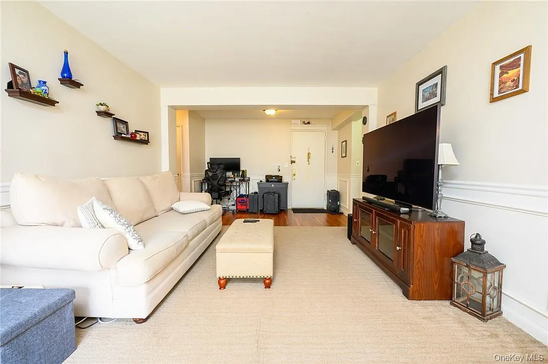 1 bed, 1.0 bath, 825 sqft, $2,000 — Photo 3