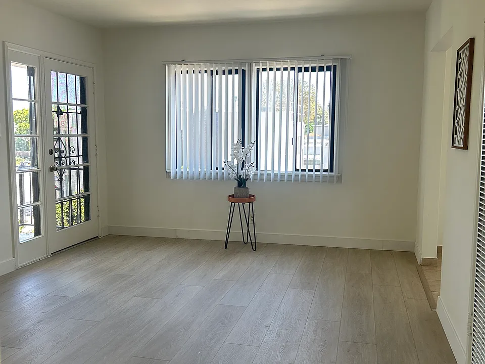 2454 Torrance Blvd #4