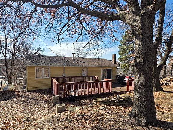 2nd image of 1512 Point Douglas Rd S