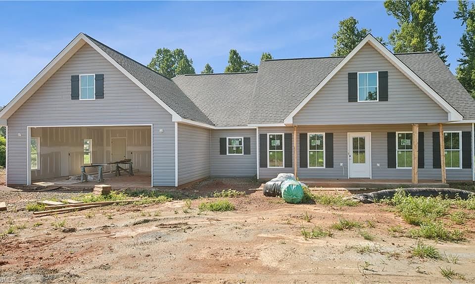 1st image of 86 Gregorys Grange Dr