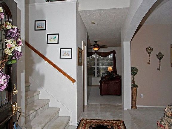 4th image of 9917 Ashmont Dr