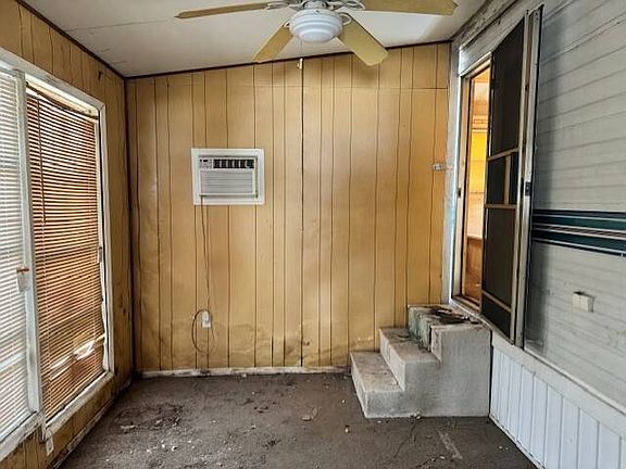 2nd image of 4115 Aurora Rd Floor 13