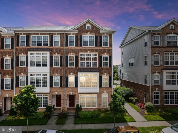 19273 Harlow Sq, Leesburg, VA 20176