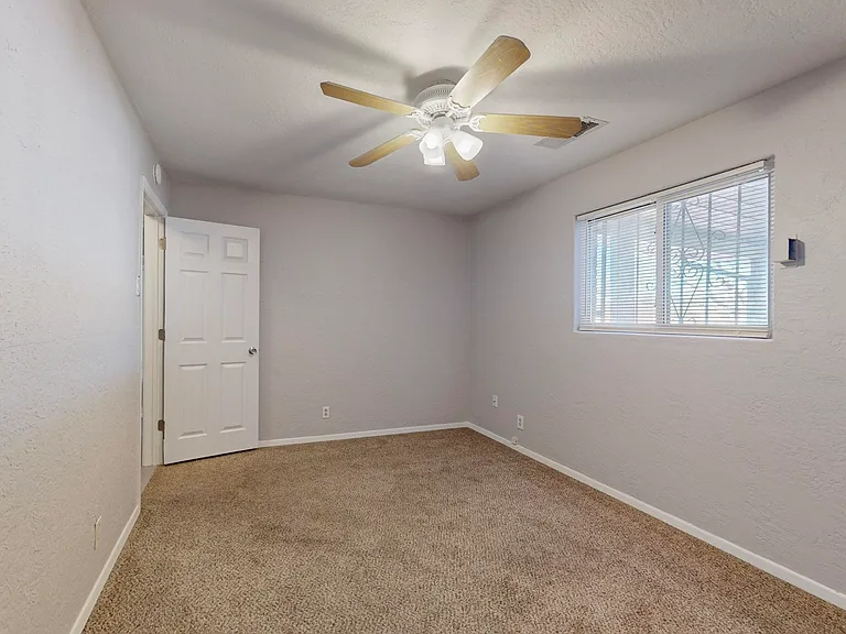 2551 Aspen Ave NW #B — Photo 15