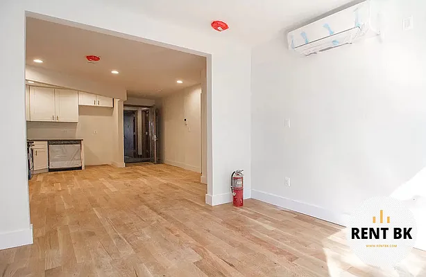 Rented by RENTBK LLC | media 6