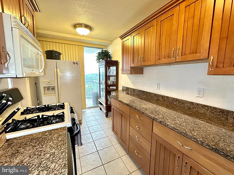501 Slaters Ln #902 — Photo 45